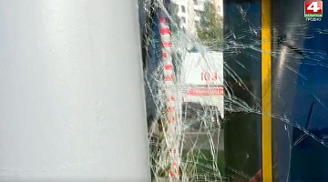 <b>Новости Гродно. 29.09.2020</b>. Пассажирский автобус врезался в столб